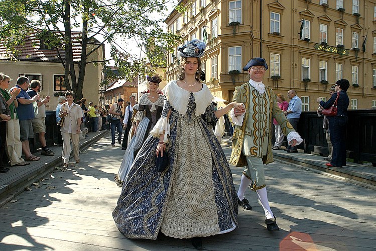 Průvod vinařů a pivovarníků, Svatováclavské slavností 2005 v Českém Krumlově, foto: © Lubor Mrázek