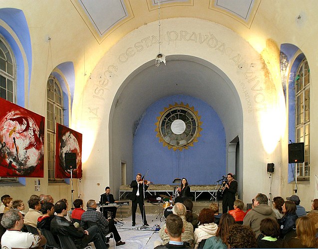 Preßburger Klezmer Band v českokrumlovské synagoze, Svatováclavské slavností 2005 v Českém Krumlově, foto: © Lubor Mrázek