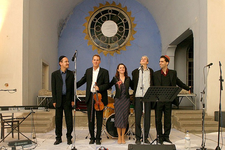Preßburger Klezmer Band v českokrumlovské synagoze, Svatováclavské slavností 2005 v Českém Krumlově, foto: © Lubor Mrázek