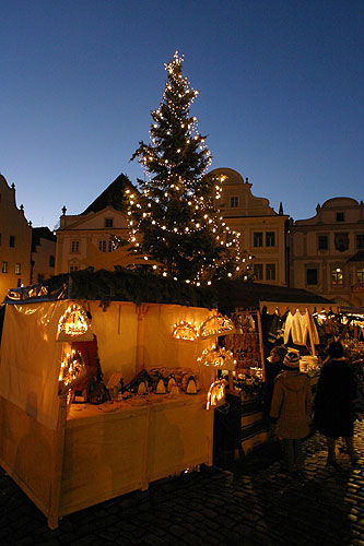 Vánoční jarmark na náměstí, advent a vánoce 2005 v Českém Krumlově, foto: © Lubor Mrázek