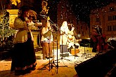 4. adventní (zlatá) neděle - křest CD „Štědrej večer nastal“ skupiny Kapka, advent a vánoce 2005 v Českém Krumlově, foto: © Lubor Mrázek 