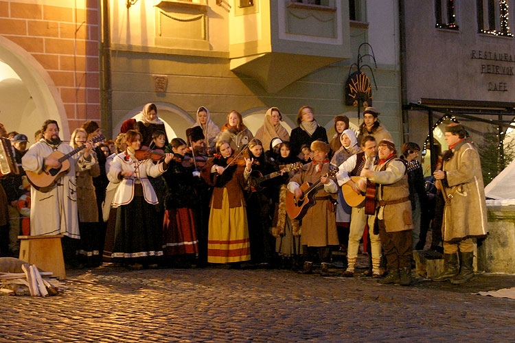 23. prosince - živý Betlém, advent a vánoce 2005 v Českém Krumlově, foto: © Lubor Mrázek