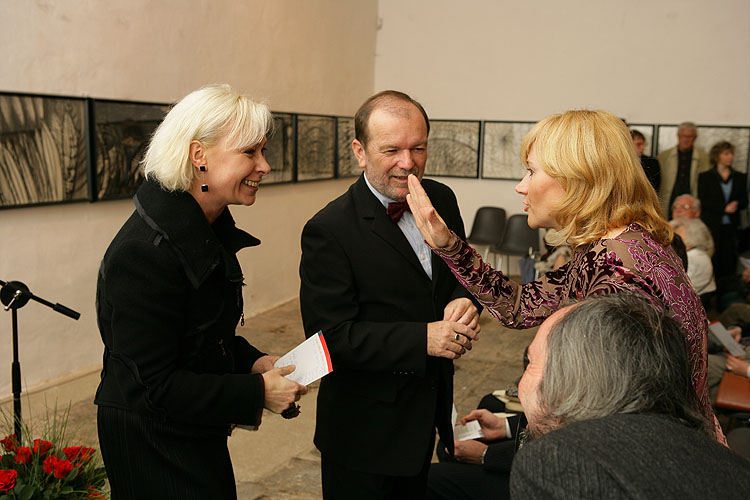 Slavnostní vernisáž výstav v Egon Schiele Art Centru 28.4.2006 - Alberto Giacometti, Ernst Scheidegger a Eva Prokopcová,, zdroj: Egon Schiele Art Centrum, foto: © Libor Sváček