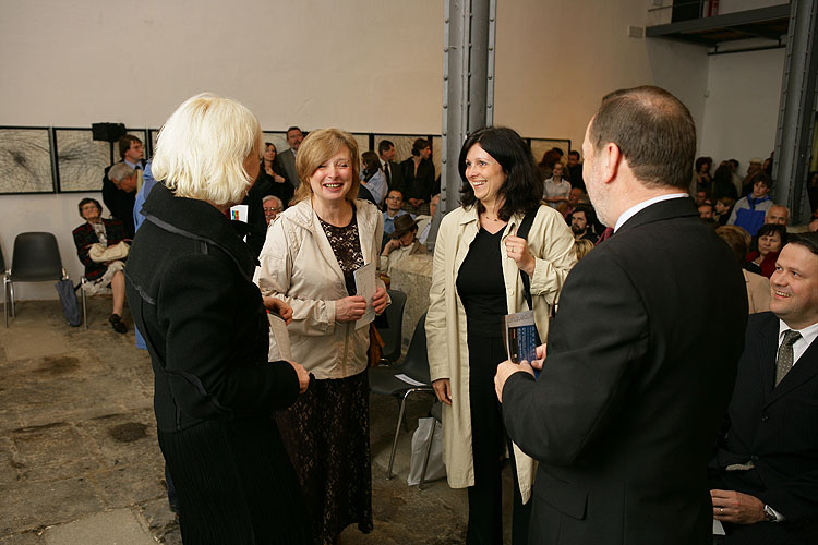 Slavnostní vernisáž výstav v Egon Schiele Art Centru 28.4.2006 - Alberto Giacometti, Ernst Scheidegger a Eva Prokopcová,, zdroj: Egon Schiele Art Centrum, foto: © Libor Sváček