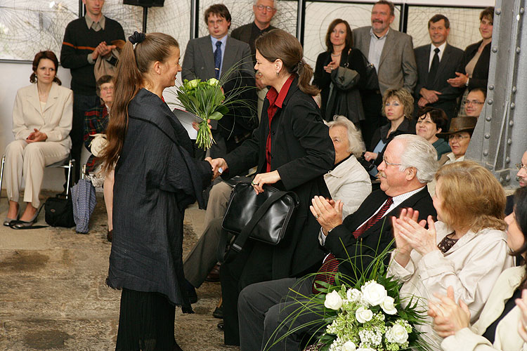Slavnostní vernisáž výstav v Egon Schiele Art Centru 28.4.2006 - Alberto Giacometti, Ernst Scheidegger a Eva Prokopcová,, zdroj: Egon Schiele Art Centrum, foto: © Libor Sváček