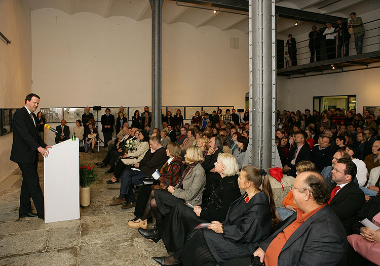 Slavnostní vernisáž výstav v Egon Schiele Art Centru 28.4.2006 - Alberto Giacometti, Ernst Scheidegger a Eva Prokopcová,, zdroj: Egon Schiele Art Centrum, foto: © Libor Sváček