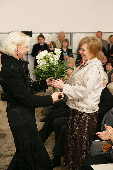 Slavnostní vernisáž výstav v Egon Schiele Art Centru 28.4.2006 - Alberto Giacometti, Ernst Scheidegger a Eva Prokopcová,, zdroj: Egon Schiele Art Centrum, foto: © Libor Sváček