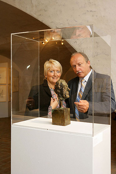Slavnostní vernisáž výstav v Egon Schiele Art Centru 28.4.2006 - Alberto Giacometti, Ernst Scheidegger a Eva Prokopcová,, zdroj: Egon Schiele Art Centrum, foto: © Libor Sváček