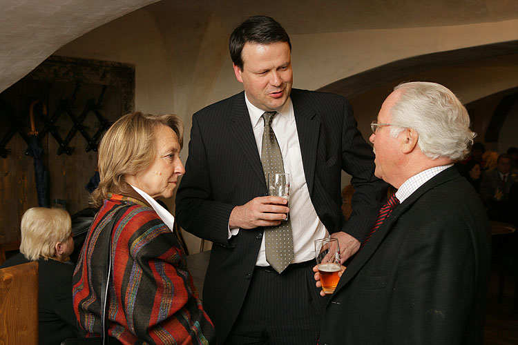 Slavnostní vernisáž výstav v Egon Schiele Art Centru 28.4.2006 - Alberto Giacometti, Ernst Scheidegger a Eva Prokopcová,, zdroj: Egon Schiele Art Centrum, foto: © Libor Sváček