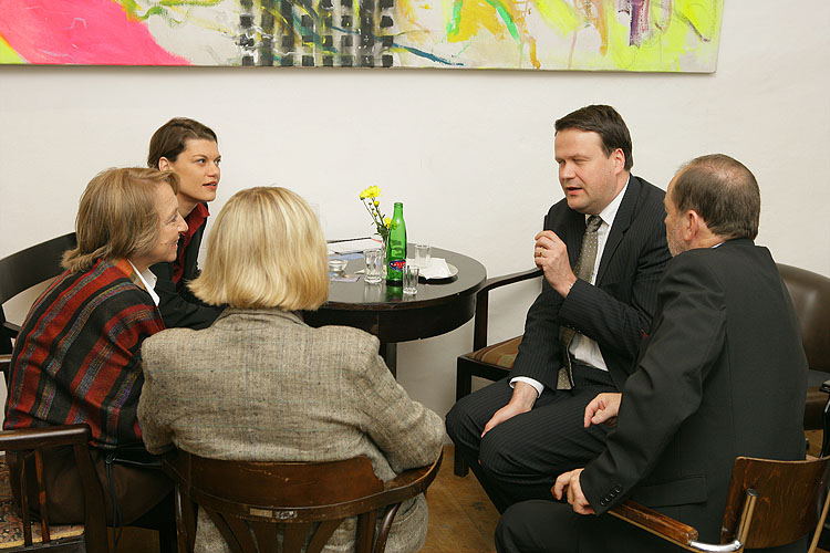 Slavnostní vernisáž výstav v Egon Schiele Art Centru 28.4.2006 - Alberto Giacometti, Ernst Scheidegger a Eva Prokopcová,, zdroj: Egon Schiele Art Centrum, foto: © Libor Sváček
