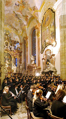 Koncert duchovní hudby v klášterním kostele ve Zlaté Koruně, 2. května 2006, zdroj: Agentura Kraus koncert, foto: © Lubor Mrázek