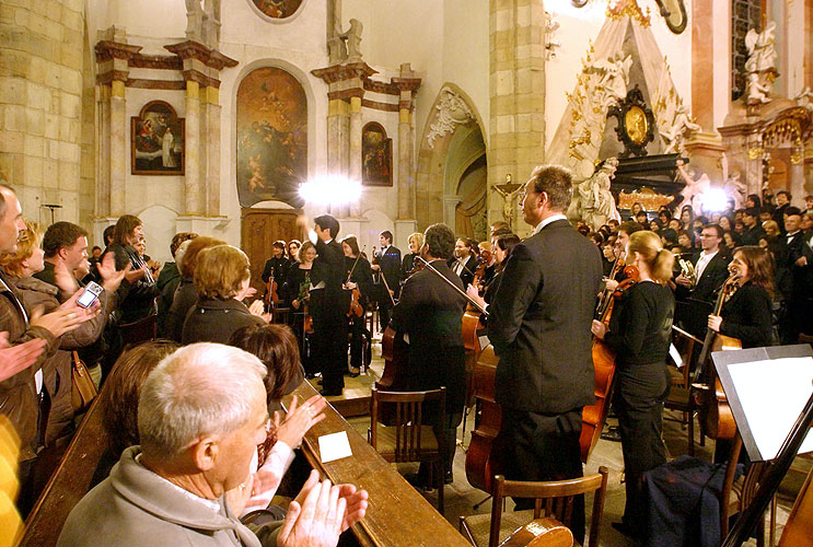 Koncert duchovní hudby v klášterním kostele ve Zlaté Koruně, 2. května 2006, zdroj: Agentura Kraus koncert, foto: © Lubor Mrázek