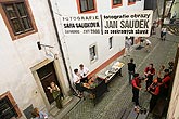 Die festliche Eröffnung der Ausstellungen Sára Saudková (Fotos) und Jan Saudek (Bilder), Haus der Fotografie in Český Krumlov, 23.6.2006, Foto: © Libor Sváček 
