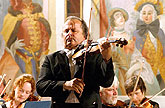 Václav Hudeček (violin), Jaroslav Janutka (oboe) and Český Krumlov String Orchestra, 29.6.2006, Festival of Chamber Music Český Krumlov, photo: © Lubor Mrázek 