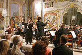 Václav Hudeček (Geige), Jaroslav Janutka (Oboe) und Streichorchester Český Krumlov, 29.6.2006, Festival der Kammermusik Český Krumlov, Foto: © Lubor Mrázek 