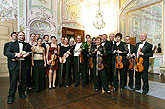 Václav Hudeček (housle), Jaroslav Janutka (hoboj) a Smyčcový orchestr Český Krumlov, 29.6.2006, Festival komorní hudby Český Krumlov, foto: © Lubor Mrázek 