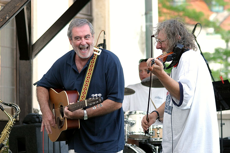 Michal Prokop und Gruppe Framus Five, Terrasse des Hotels Růže, 4.7.2006, Festival der Kammermusik Český Krumlov, Foto: © Lubor Mrázek