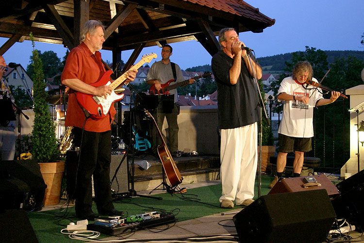 Michal Prokop and Framus Five Band, Terrace of Hotel Růže, 4.7.2006, Festival of Chamber Music Český Krumlov, photo: © Lubor Mrázek