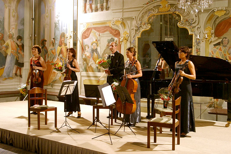 Kaprálová quartet, Masquerade hall of chateau Český Krumlov, 2.7.2006, Festival of Chamber Music Český Krumlov, photo: © Lubor Mrázek