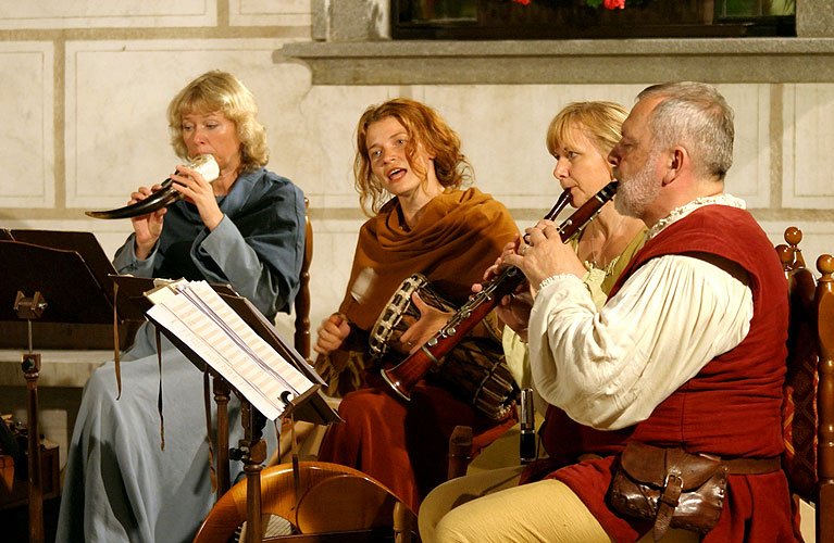 Chairé, Atrium of Hotel Růže, 8.7.2006, Festival of Chamber Music Český Krumlov, photo: © Lubor Mrázek