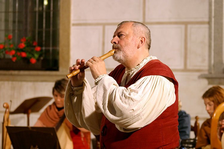 Chairé, nádvoří Hotelu Růže, 8.7.2006, Festival komorní hudby Český Krumlov, foto: © Lubor Mrázek