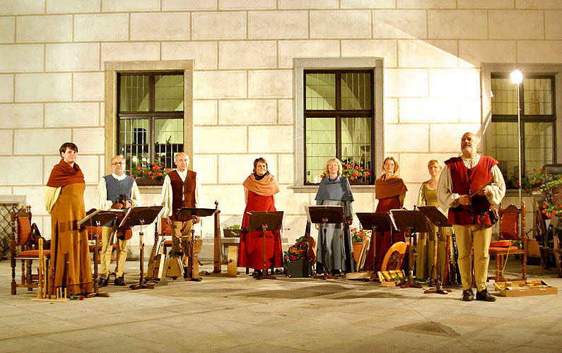 Chairé, Atrium of Hotel Růže, 8.7.2006, Festival of Chamber Music Český Krumlov, photo: © Lubor Mrázek