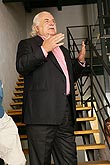 Geoffrey Hendricks: krabice, žebříky, břidlicové tašky a nebe, otevření výstavy 14. července 2006, Egon Schiele Art Centrum, foto: © 2006 Libor Sváček 