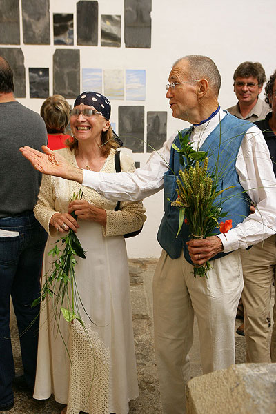 Geoffrey Hendricks: Schachteln, Leitern, Schindel und Himmel, Ausstellung Eröffnung 14. Juli 2006, Egon Schiele Art Centrum, Foto: © 2006 Libor Sváček