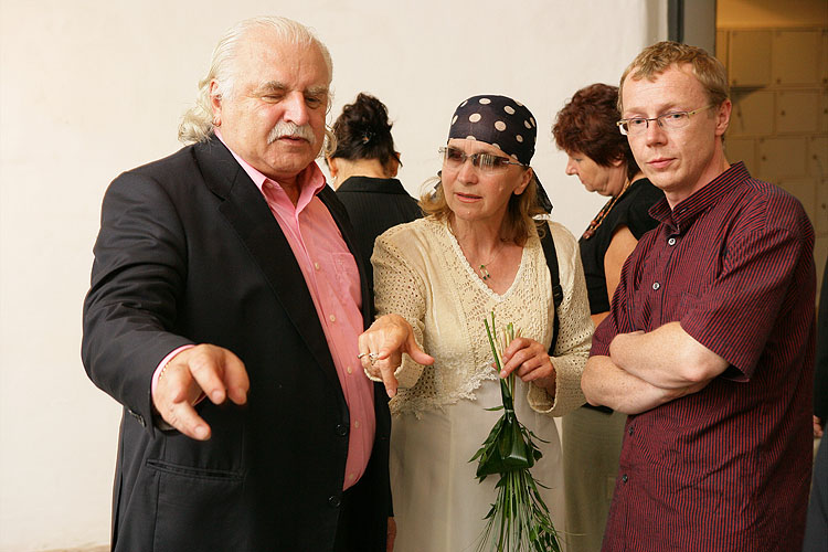 Geoffrey Hendricks: krabice, žebříky, břidlicové tašky a nebe, otevření výstavy 14. července 2006, Egon Schiele Art Centrum, foto: © 2006 Libor Sváček