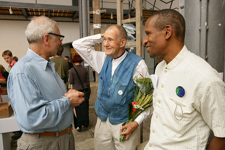 Geoffrey Hendricks: installation, opening of the exhibition 14th July 2006, Egon Schiele Art Centrum, photo: © 2006 Libor Sváček