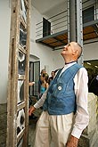 Geoffrey Hendricks: krabice, žebříky, břidlicové tašky a nebe, otevření výstavy 14. července 2006, Egon Schiele Art Centrum, foto: © 2006 Libor Sváček 