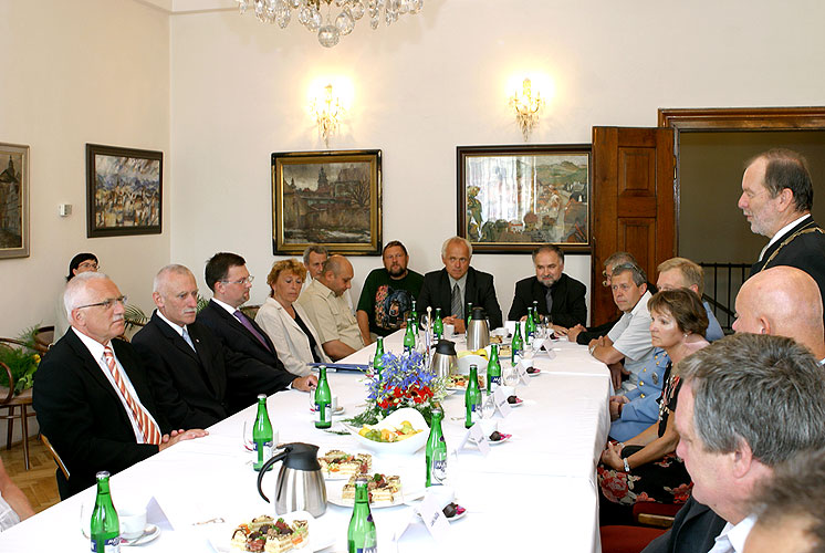 Setkání prezidenta České republiky Václava Klause s komunálními politiky na radnici v Českém Krumlově, foto: © Lubor Mrázek