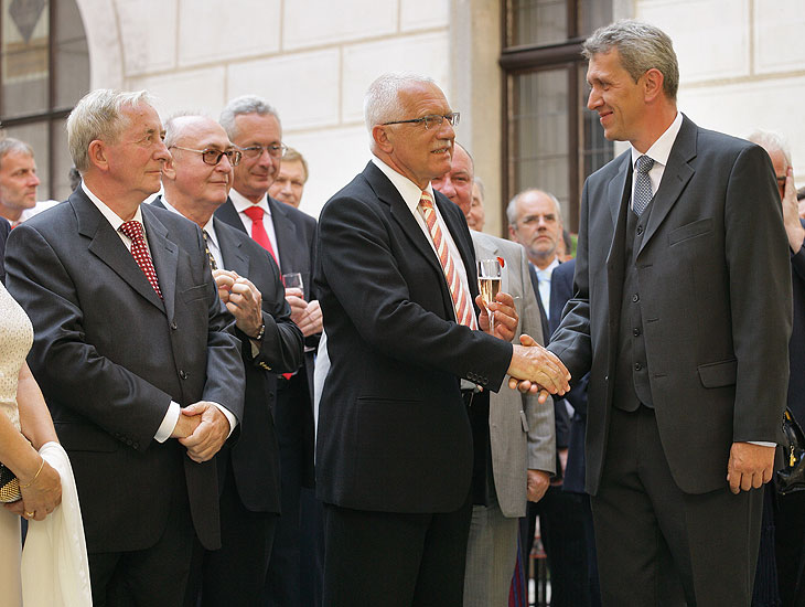 Opening Ceremony. In attandance: President of the Czech Republic Václav Klaus, Jong-Won Kim – piano (Korea), The Czech Radio Symphony Orchestra, conducted by: Maxim Shostakovich (Russia, USA), 21.7.2006,International Music Festival Český Krumlov 2006, source: © Auviex s.r.o., photo: Libor Sváčwk