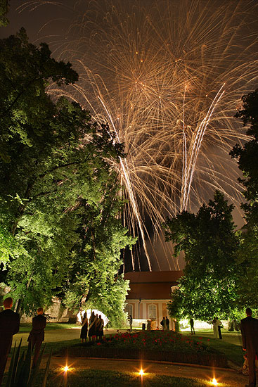 Opening Ceremony. In attandance: President of the Czech Republic Václav Klaus, Jong-Won Kim – piano (Korea), The Czech Radio Symphony Orchestra, conducted by: Maxim Shostakovich (Russia, USA), 21.7.2006,International Music Festival Český Krumlov 2006, source: © Auviex s.r.o., photo: Libor Sváčwk