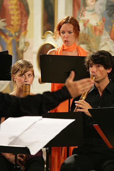 Capelli Rudolphina, Musik auf dem Schlosshof der Rosenberger, Maskensaal des Schlosses Český Krumlov, 4.8.2006, Internationales Musikfestival Český Krumlov 2006, Bildsquelle: © Auviex s.r.o., Foto: Libor Sváček