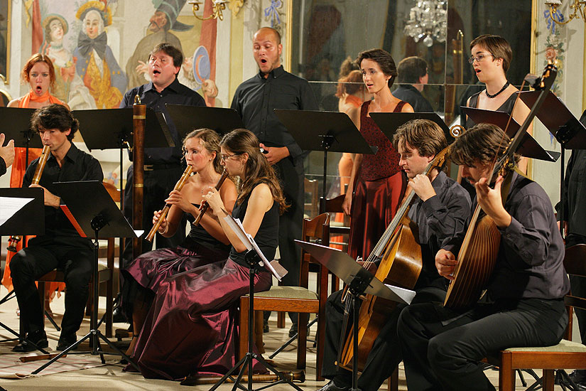 Capelli Rudolphina, Musik auf dem Schlosshof der Rosenberger, Maskensaal des Schlosses Český Krumlov, 4.8.2006, Internationales Musikfestival Český Krumlov 2006, Bildsquelle: © Auviex s.r.o., Foto: Libor Sváček