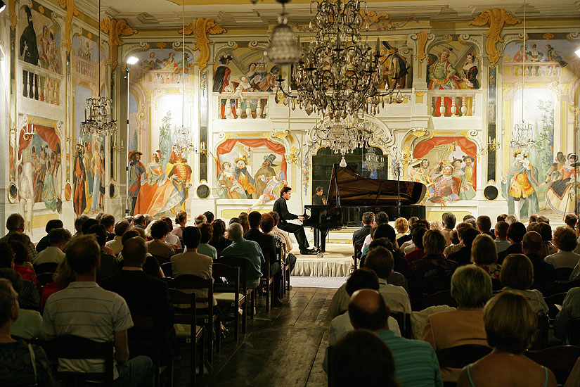 Sergej Koudrjakov, Klavier - Recital des Laureats Géza Anda International Piano Competition Zürich, Maskensaal des Schlosses Český Krumlov, 17.8.2006, Internationales Musikfestival Český Krumlov 2006, Bildsquelle: © Auviex s.r.o., Foto: Libor Sváček