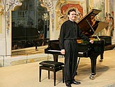 Sergej Koudrjakov, Klavier - Recital des Laureats Géza Anda International Piano Competition Zürich, Maskensaal des Schlosses Český Krumlov, 17.8.2006, Internationales Musikfestival Český Krumlov 2006, Bildsquelle: © Auviex s.r.o., Foto: Libor Sváček 