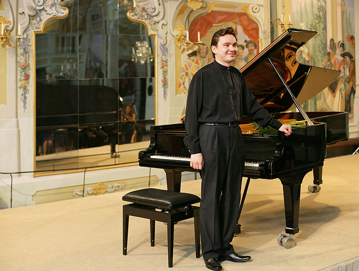 Sergej Koudrjakov, Klavier - Recital des Laureats Géza Anda International Piano Competition Zürich, Maskensaal des Schlosses Český Krumlov, 17.8.2006, Internationales Musikfestival Český Krumlov 2006, Bildsquelle: © Auviex s.r.o., Foto: Libor Sváček