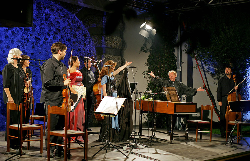 Camerata Nova, Kunstleiter: Jiří Kotouč, Garten der Kooperative, Versicherungsgesellschaft A.G., 18.8.2006, Internationales Musikfestival Český Krumlov 2006, Bildsquelle: © Auviex s.r.o., Foto: Libor Sváček