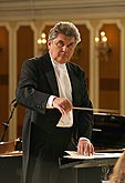 Eugen Indjic (USA), Jan Simon, Marián Lapšanský (Slowakei) - Klaviere, Symphonieorchester des Tschechischen Rundfunks, Dirigent: Vladimír Válek, Schlossreitschule, Český Krumlov, 26.8.2006, Internationales Musikfestival Český Krumlov 2006, Bildsquelle: © Auviex s.r.o., Foto: Libor Sváček 