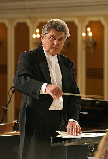 Eugen Indjic (USA), Jan Simon, Marián Lapšanský (Slovakia) - pianos, The Czech Radio Symphony Orchestra, conducted by: Vladimír Válek, Winter Riding School, Český Krumlov, 26.8.2006, International Music Festival Český Krumlov 2006, source: © Auviex s.r.o., photo: Libor Sváček