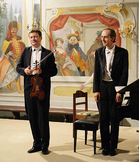 Ivan Ženatý (Geige), Igor Ardašev (Klavier), 24.8.2006, Internationales Musikfestival Český Krumlov 2006, Bildsquelle: © Auviex s.r.o., Foto: Libor Sváček