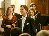 Hommage und Mozart - der 250. Geburtstag, Gabriela Demeterová (Geige) und Czech Moravian Virtuosi, Dirigent Jiří Novák,  5.8.2006, Königliches Musikfestival 2006, Kloster Zlatá Koruna, Foto: © 2006 Lubor Mrázek 