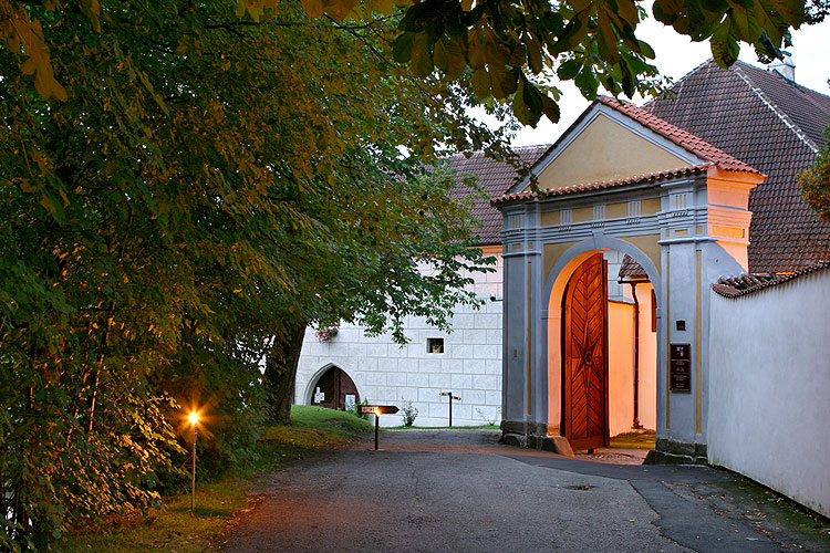 Pražské kytarové kvarteto, vstupní sál opatství kláštera Zlatá Koruna, 8.8.2006, Královský hudební festival Zlatá Koruna, foto: © 2006 Lubor Mrázek