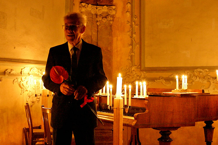 Let us Sing God a New Song, Nadia Ladkany (mezzosoprano), Augustýn Kužela (piano), Cross Passage, 12th August 2006, Zlatá Koruna Royal Music Festival, photo: © 2006 Lubor Mrázek