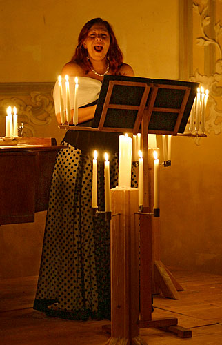 Singt dem Gott ein neues Lied, Nadia Ladkany (Mezzosopran), Augustýn Kužela (Klavier), Kreuzflur,  12.8.2006, Königliches Musikfestival 2006, Kloster Zlatá Koruna, Foto: © 2006 Lubor Mrázek