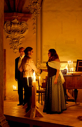 Singt dem Gott ein neues Lied, Nadia Ladkany (Mezzosopran), Augustýn Kužela (Klavier), Kreuzflur,  12.8.2006, Königliches Musikfestival 2006, Kloster Zlatá Koruna, Foto: © 2006 Lubor Mrázek