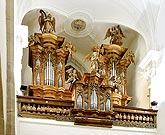 Jaroslav Tůma (Orgel), Bohuslav Matoušek (Geige), Anna Fliegerová (Geige), Milan Kraus (Violoncello), Klosterkirche und Kreuzflur,  23.8.2006, Königliches Musikfestival 2006, Kloster Zlatá Koruna 