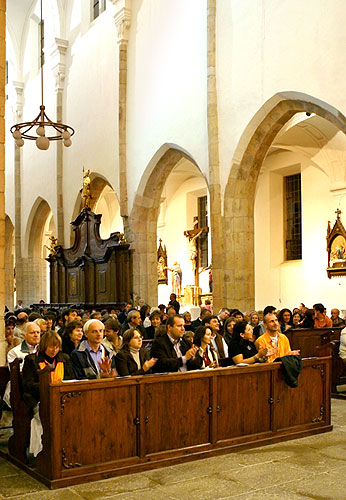 Jaroslav Tůma (organ), Bohuslav Matoušek (violin), Anna Fliegerová (violin), Milan Kraus (violoncello), Closter Church and Cross Passage, 23th August 2006, Zlatá Koruna Royal Music Festival, photo: © 2006 Lubor Mrázek